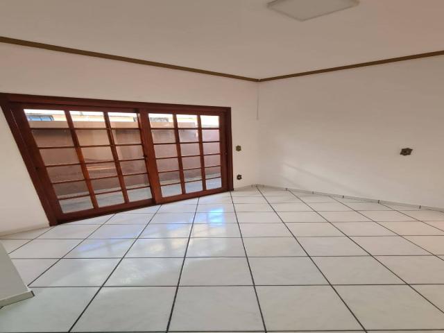 #392 - Casa para Venda em Franca - SP - 3